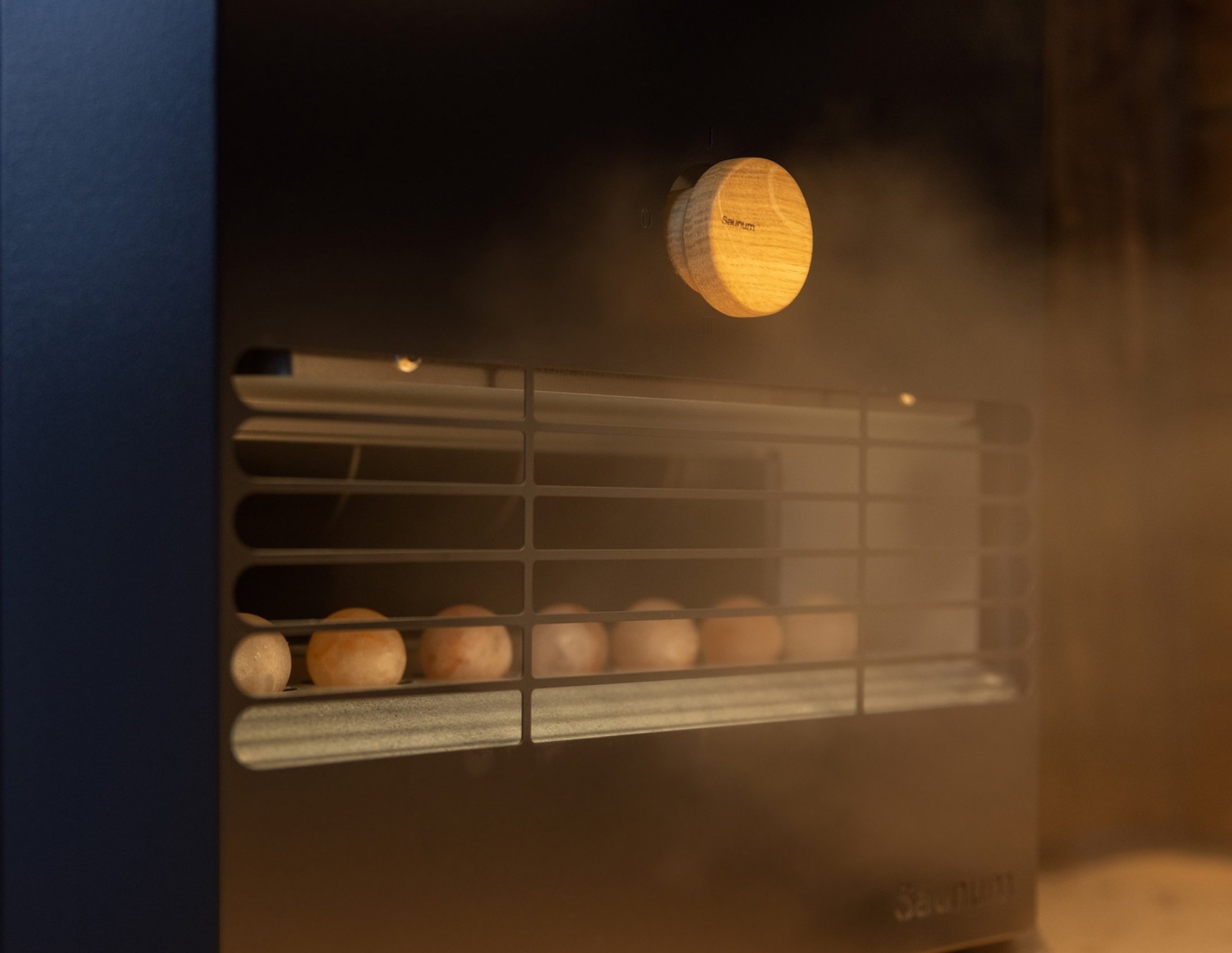 Saunum EXPERIENCE Shell colour: black, anthracite / 3,6kW Closed stone basket